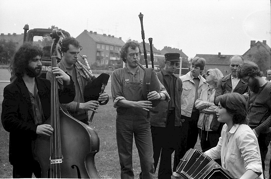 JAMS aus Berlin 1988 beim Dudelsacktreffen in Schleife/Slepo (Foto: Alexander Neumann)