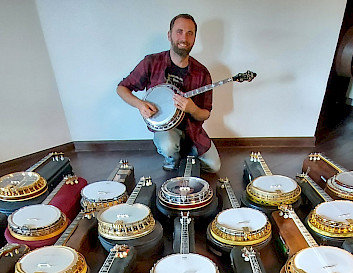 Der Musiker und Banjobauer Nico Schneider