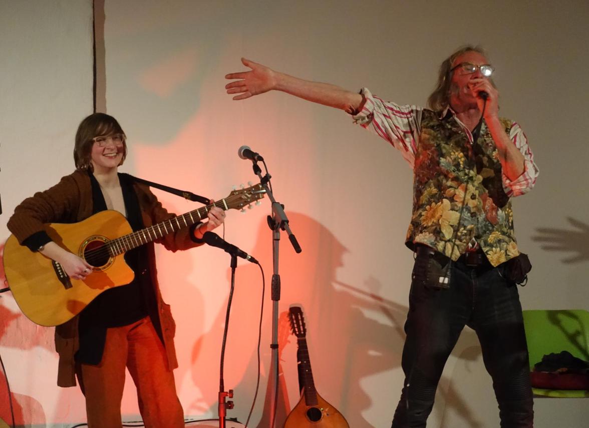 Peggy Luck und Jens-Paul Wollenberg beim Release-Konzert (Foto: Wolfgang Leyn)